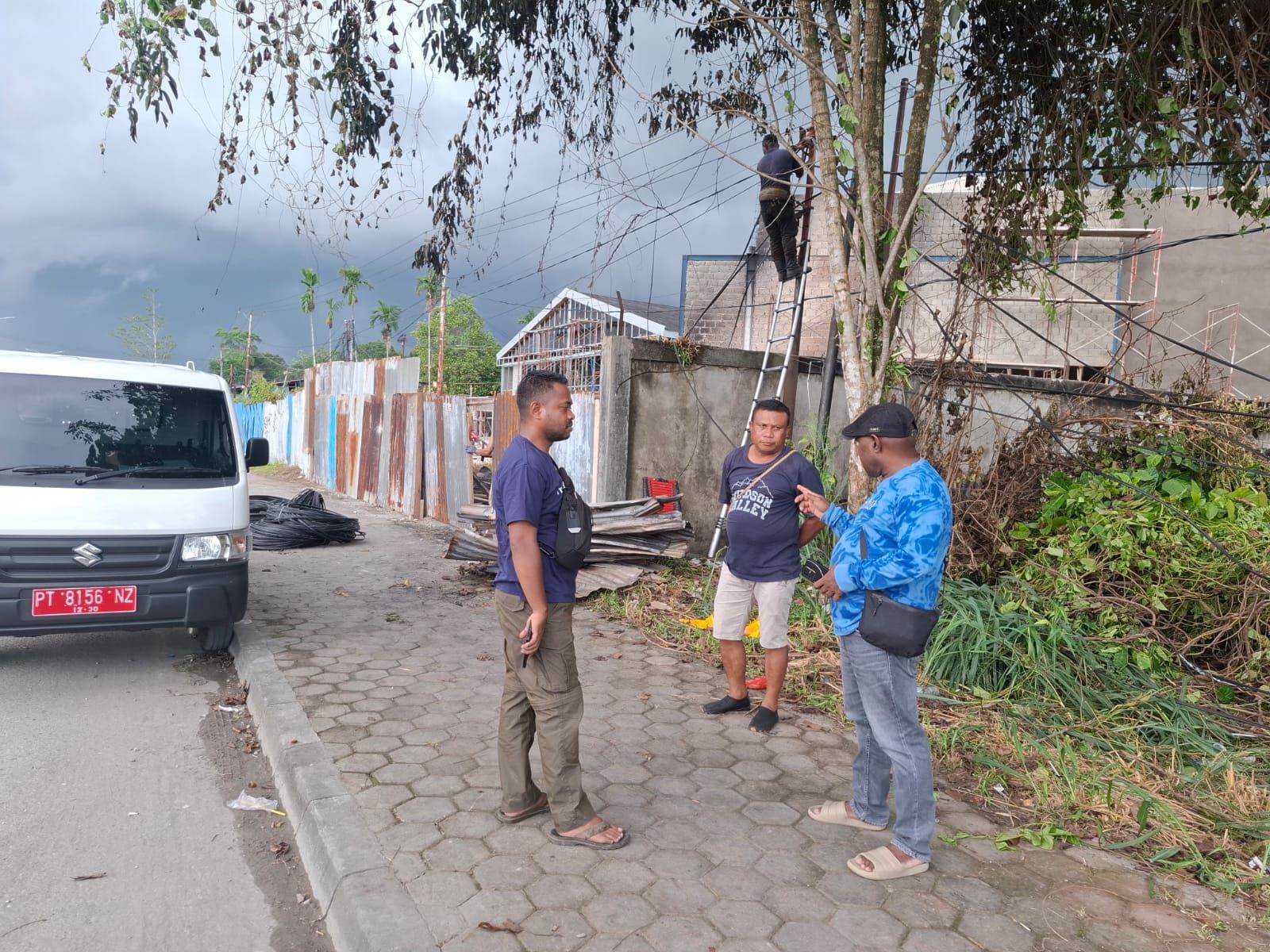 Distrik Mimika Baru Tegas: TPS Liar Ditertibkan, Lokasi Kebakaran Diamankan